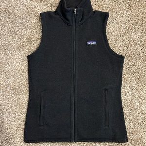 Black fleece Patagonia vest